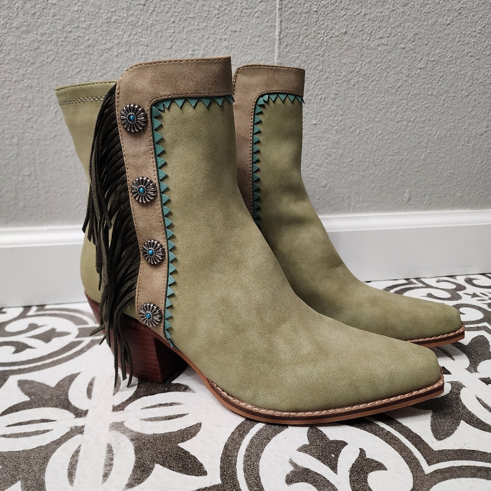 Green cowboy boots